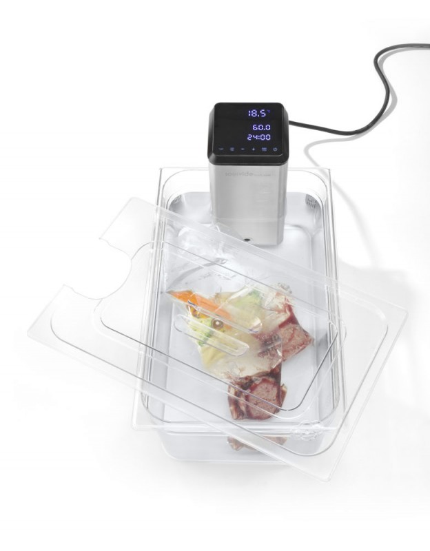 Deksel voor GN containers met uitsparing voor sous vide stick, HENDI, GN 1/2, Transparant, 265x325mm Deksel voor GN containers met uitsparing voor sous vide stick, HENDI, GN 1/2, Transparant, 265x325mm