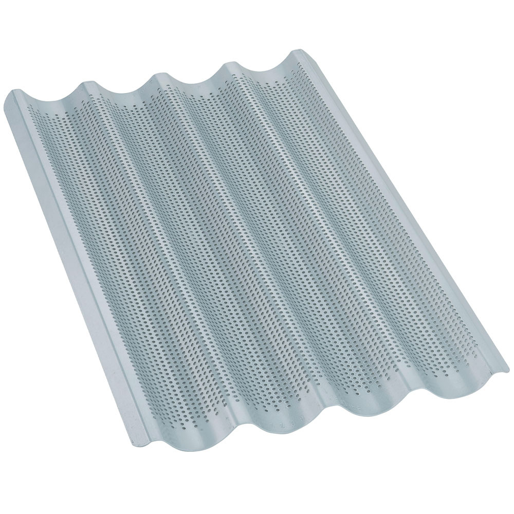 Bakplaat GN 1/1 voor stokbrood, geperforeerd in aluminium Bakplaat GN 1/1 voor stokbrood, geperforeerd in aluminium